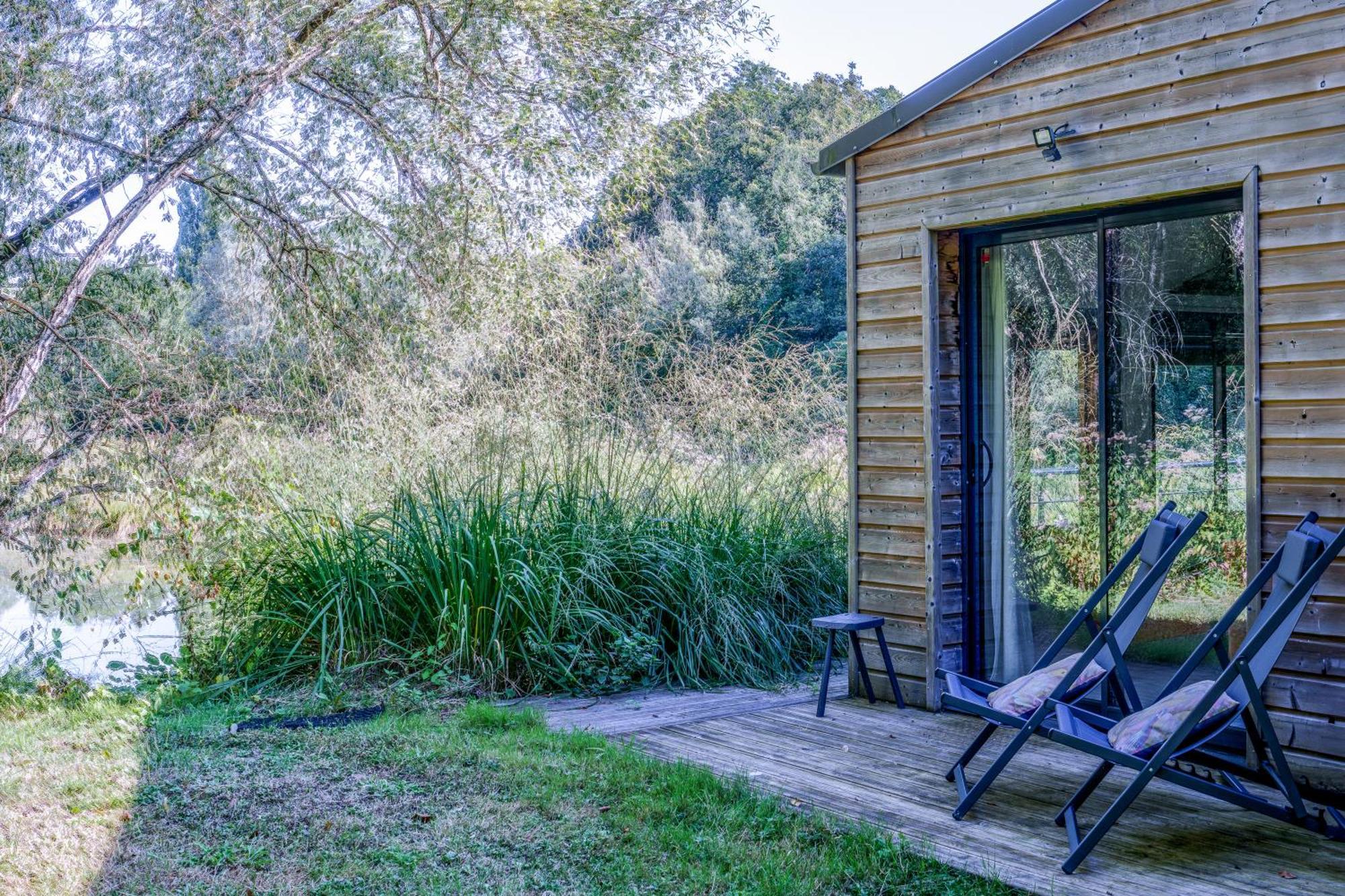 La Cabane Du Pont Du Douet Mazieres-de-Touraine Exterior foto