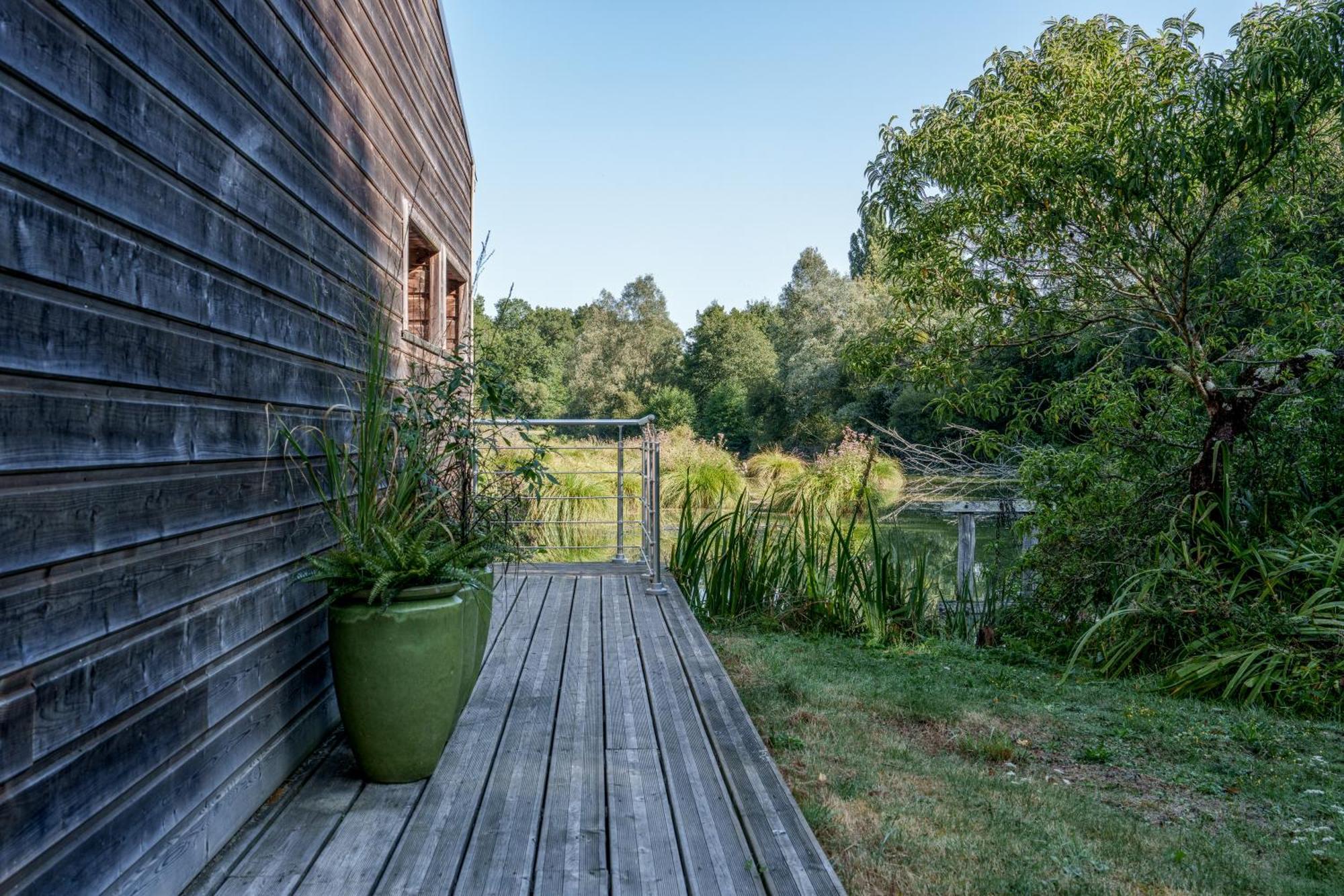 La Cabane Du Pont Du Douet Mazieres-de-Touraine Exterior foto
