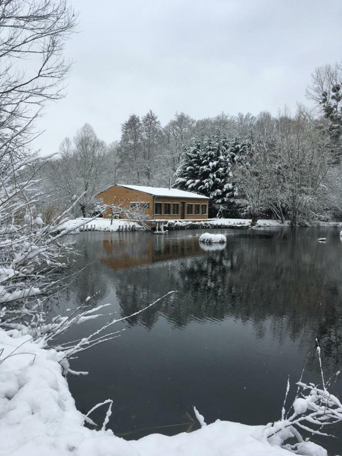 La Cabane Du Pont Du Douet Mazieres-de-Touraine Exterior foto
